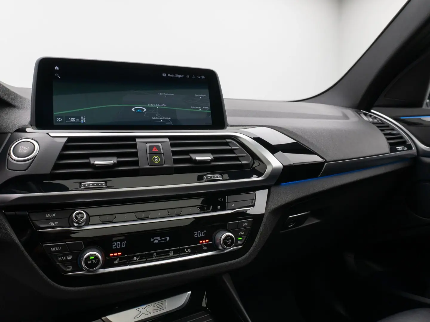 X3 xD30e Panorama HUD DAB HiFi Komfort Sport 20