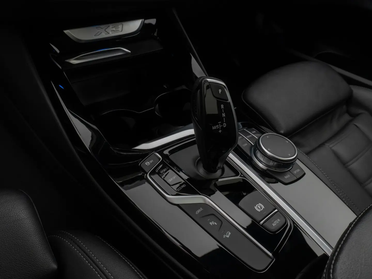 X3 xD30e Panorama HUD DAB HiFi Komfort Sport 20