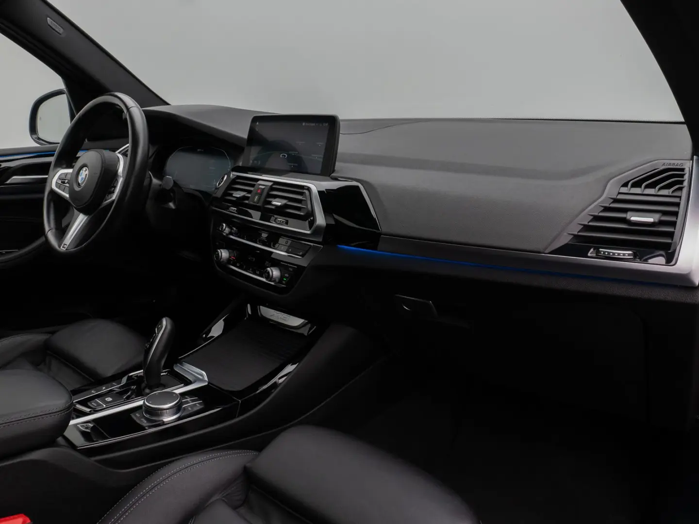 X3 xD30e Panorama HUD DAB HiFi Komfort Sport 20