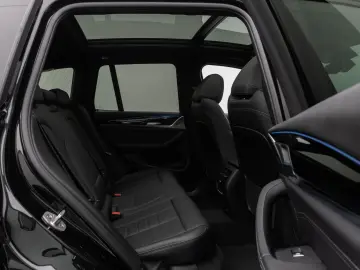 X3 xD30e Panorama HUD DAB HiFi Komfort Sport 20
