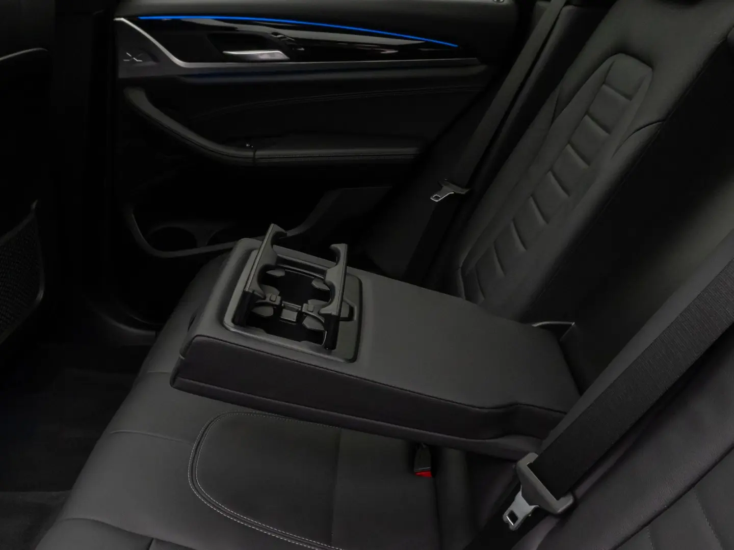 X3 xD30e Panorama HUD DAB HiFi Komfort Sport 20