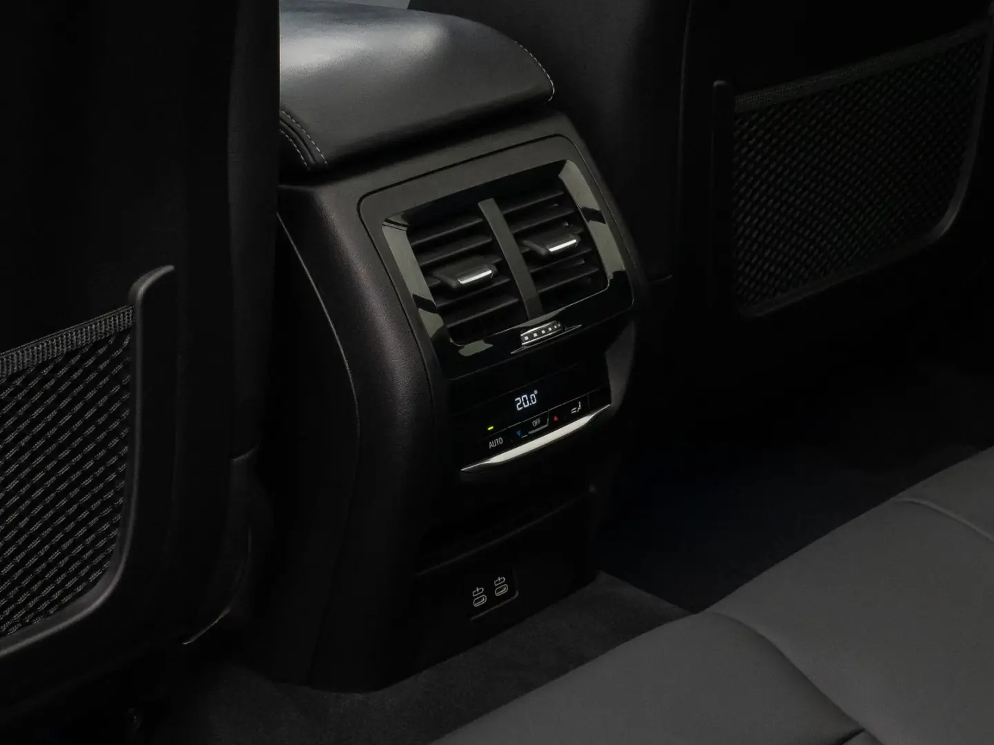 X3 xD30e Panorama HUD DAB HiFi Komfort Sport 20