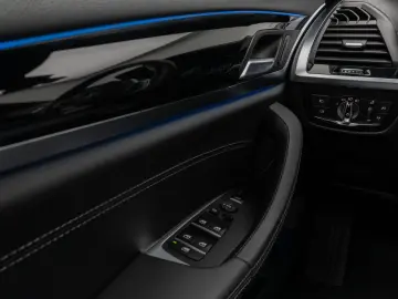 X3 xD30e Panorama HUD DAB HiFi Komfort Sport 20