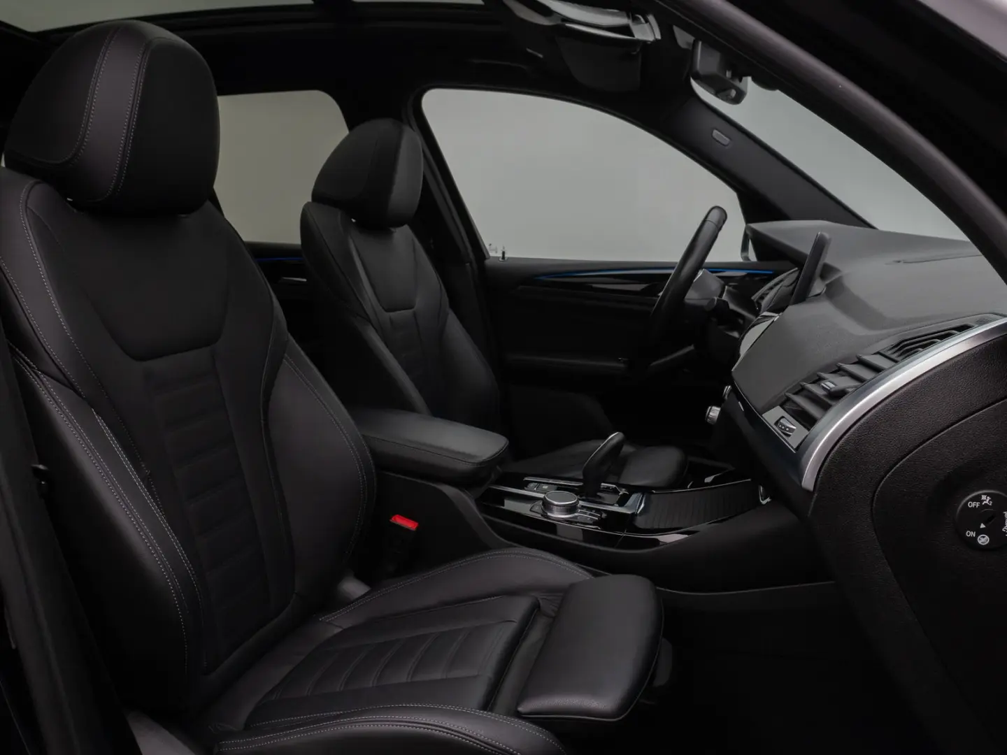 X3 xD30e Panorama HUD DAB HiFi Komfort Sport 20