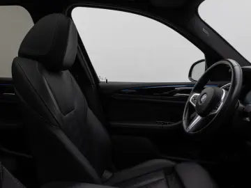 X3 xD30e Panorama HUD DAB HiFi Komfort Sport 20