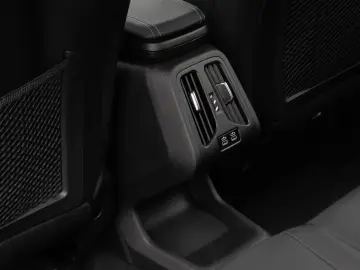 X1 sD18i xLine Kamera DAB Komfort Alarm AHK LED