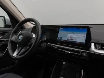 X1 sD18i xLine Kamera DAB Komfort Alarm AHK LED