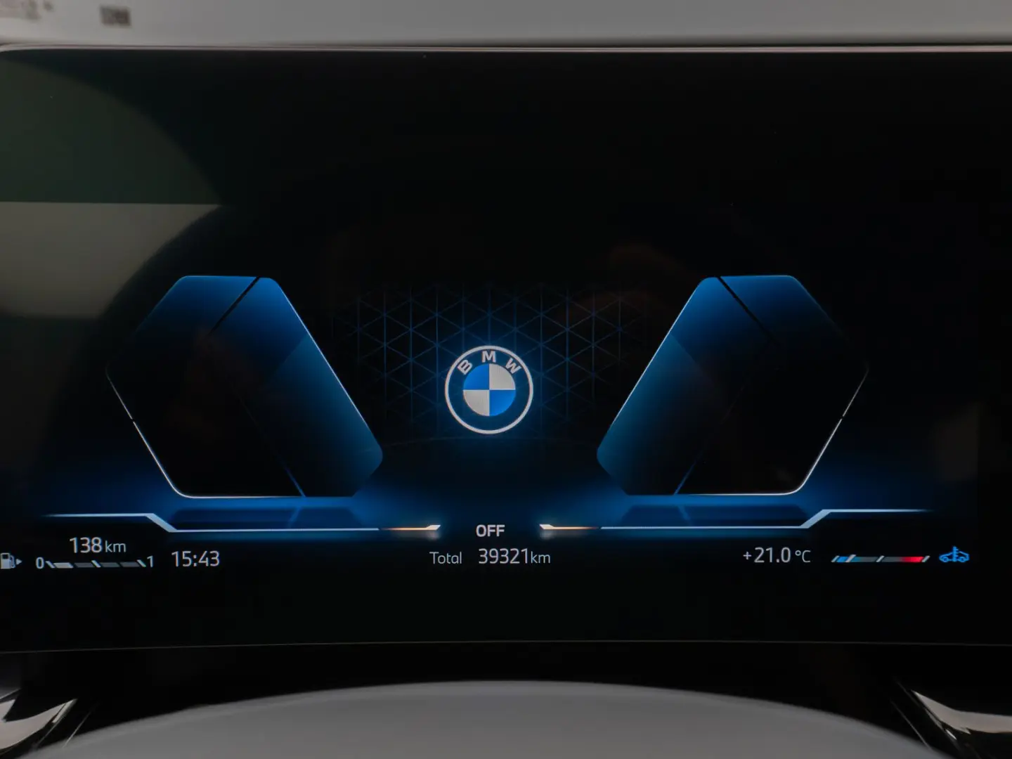 X1 sD18i xLine Kamera DAB Komfort Alarm AHK LED