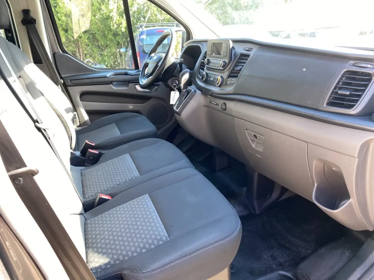 Ford Tourneo Custom Bus 320 2.0 EcoBlue 130 CP L1