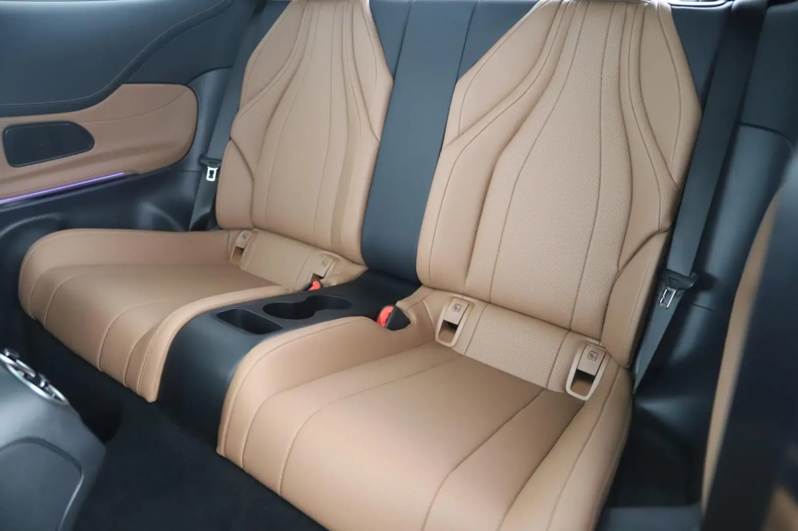 CLE 200 Coupé AMG Line 2x LED MBUX Pano WiPa 360