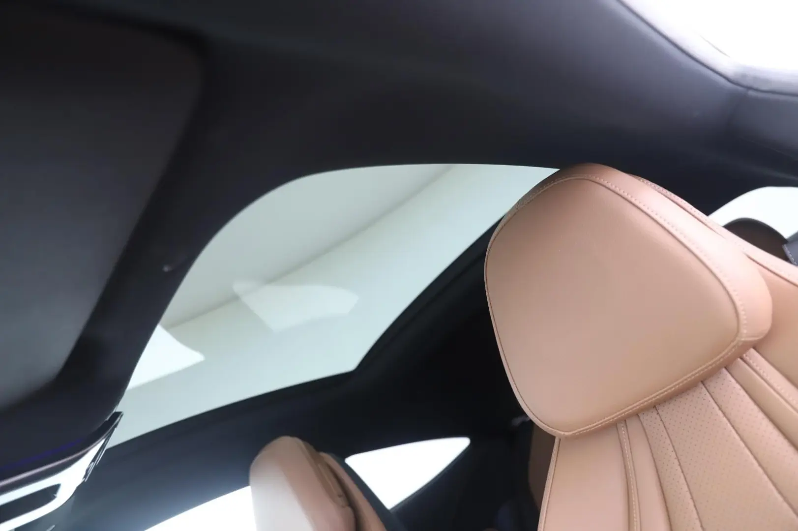 CLE 200 Coupé AMG Line 2x LED MBUX Pano WiPa 360