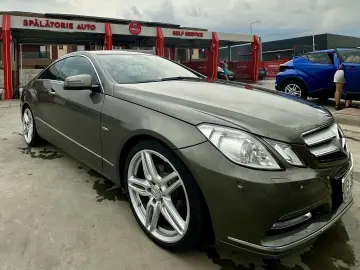 Mercedes-Benz E 220
