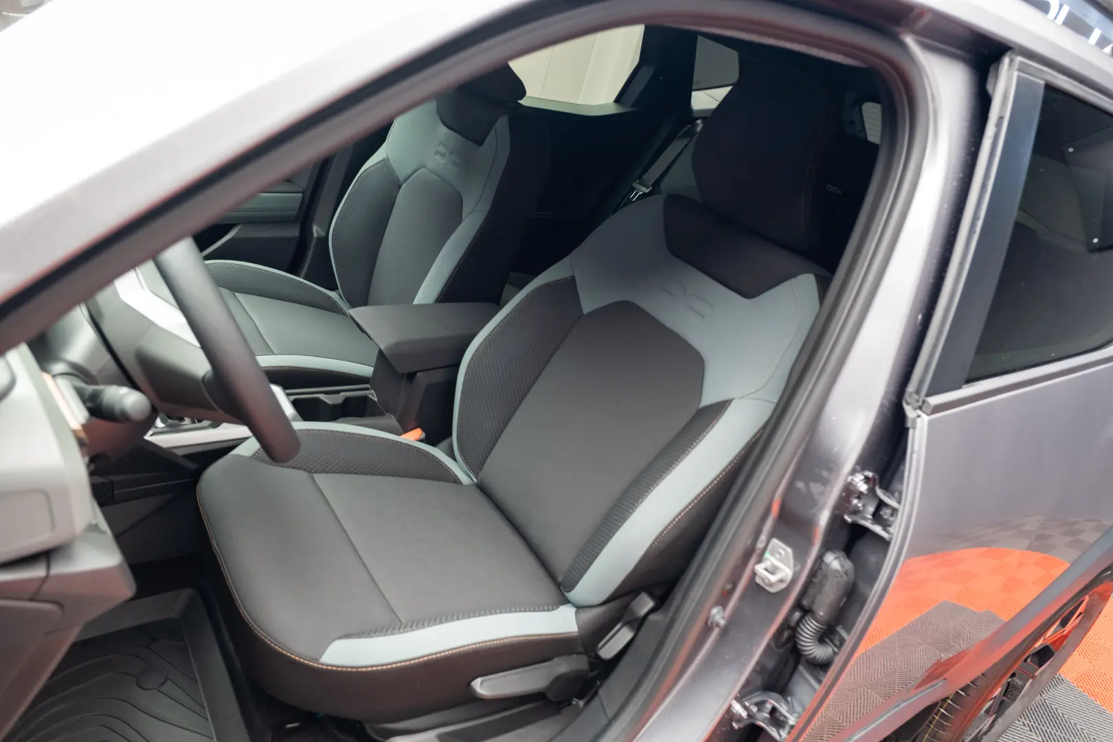 Dacia Duster - Echipare Extreme - Hybrid