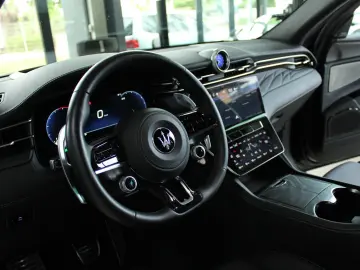 Maserati GRECALE MODENA AWD 330PS