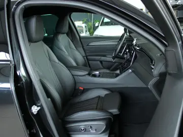 Maserati GRECALE MODENA AWD 330PS