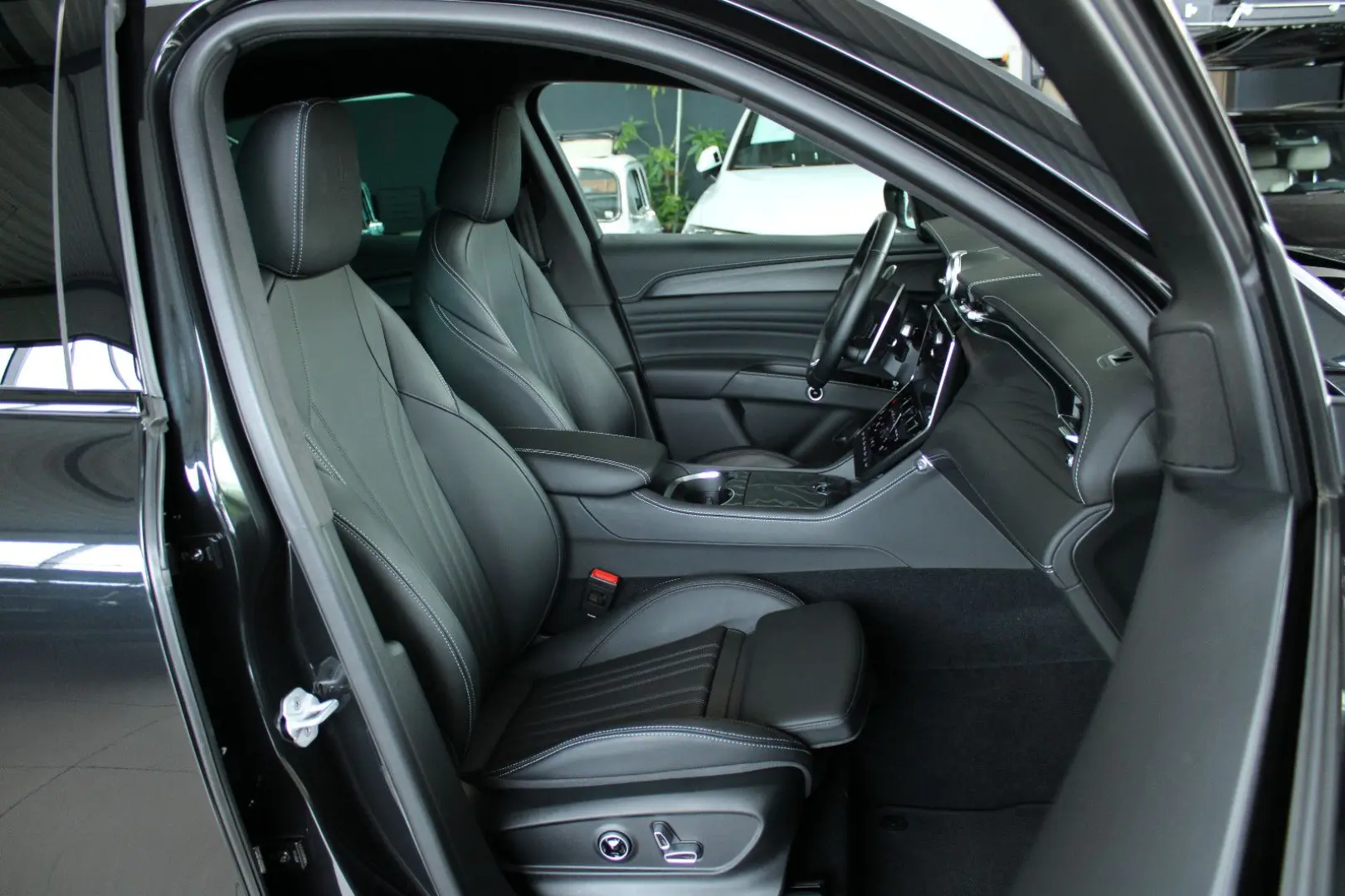 Maserati GRECALE MODENA AWD 330PS