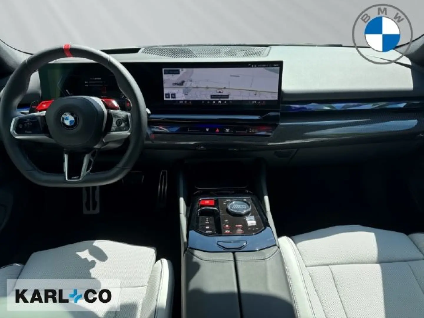 BMW M5 Limousine B&W Pano