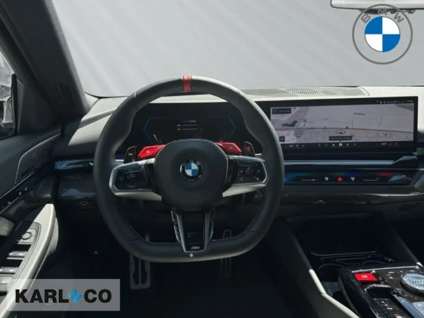 BMW M5 Limousine B&W Pano