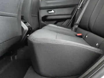 DUSTER Journey Automat hybrid 1597 cmc - 140CP