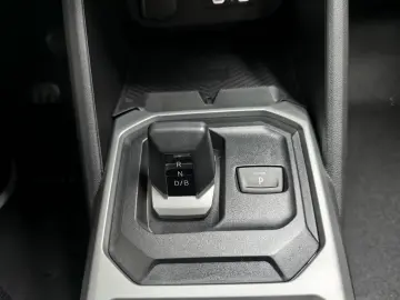 DUSTER Journey Automat hybrid 1597 cmc - 140CP