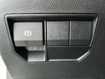 DUSTER Journey Automat hybrid 1597 cmc - 140CP