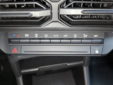 DUSTER Journey Automat hybrid 1597 cmc - 140CP