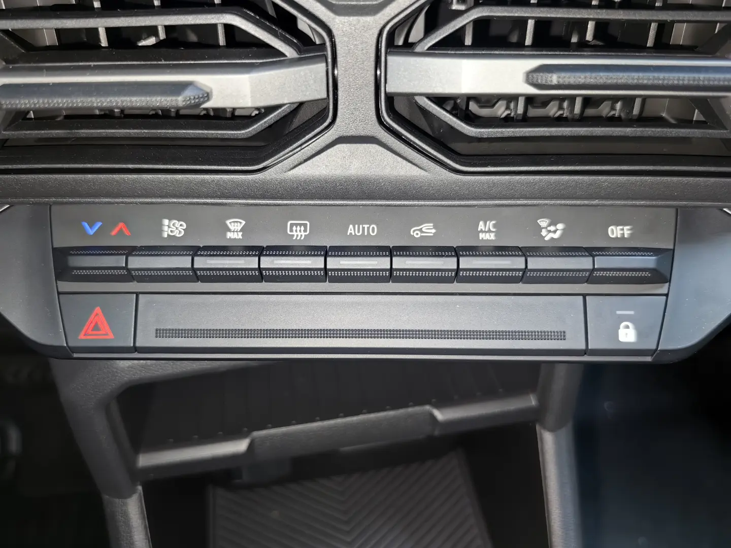 DUSTER Journey Automat hybrid 1597 cmc - 140CP