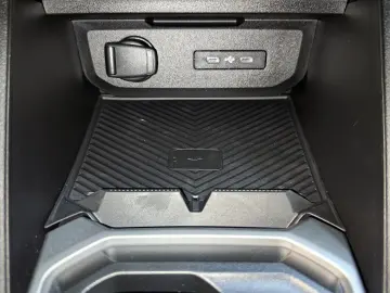 DUSTER Journey Automat hybrid 1597 cmc - 140CP