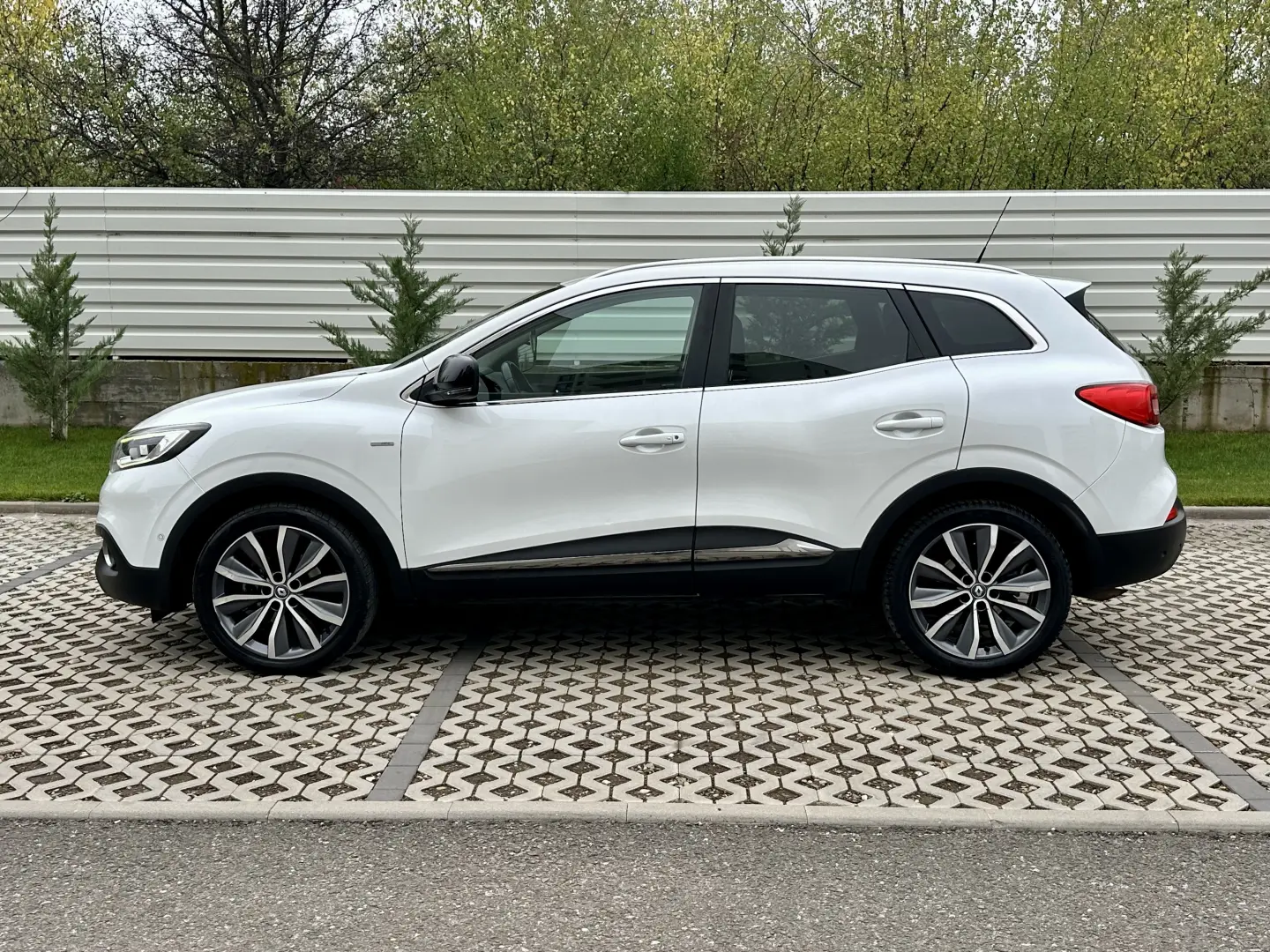 Renault Kadjar BOSE  140.000 km  senzori 360  garantie  rate