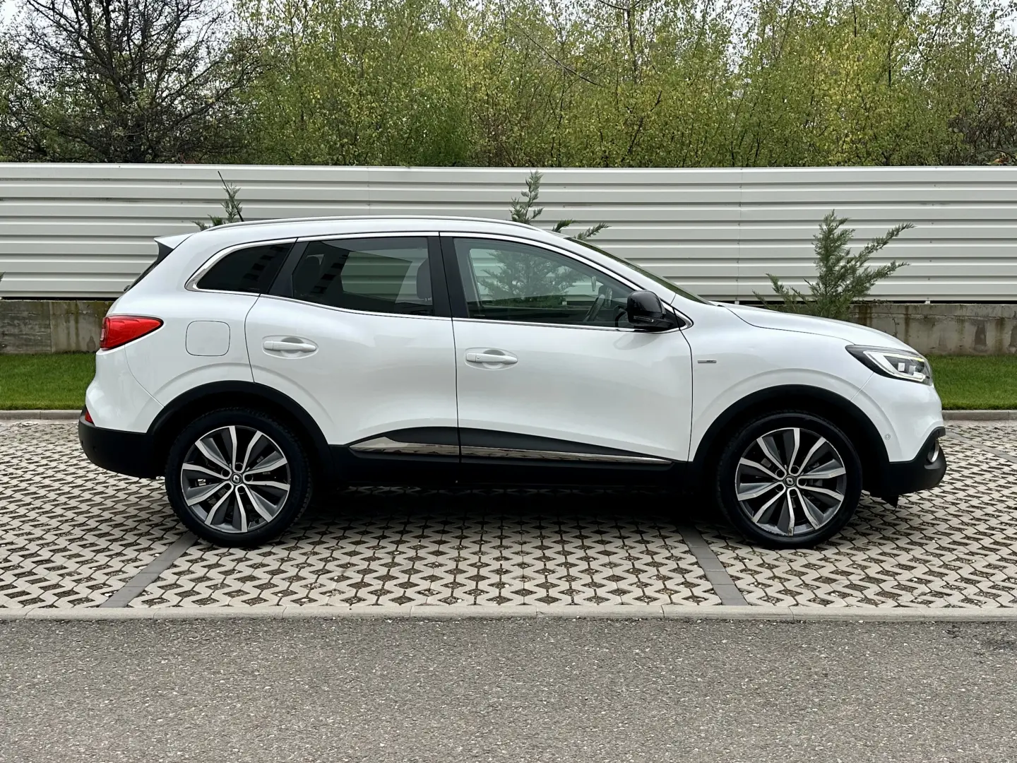 Renault Kadjar BOSE  140.000 km  senzori 360  garantie  rate