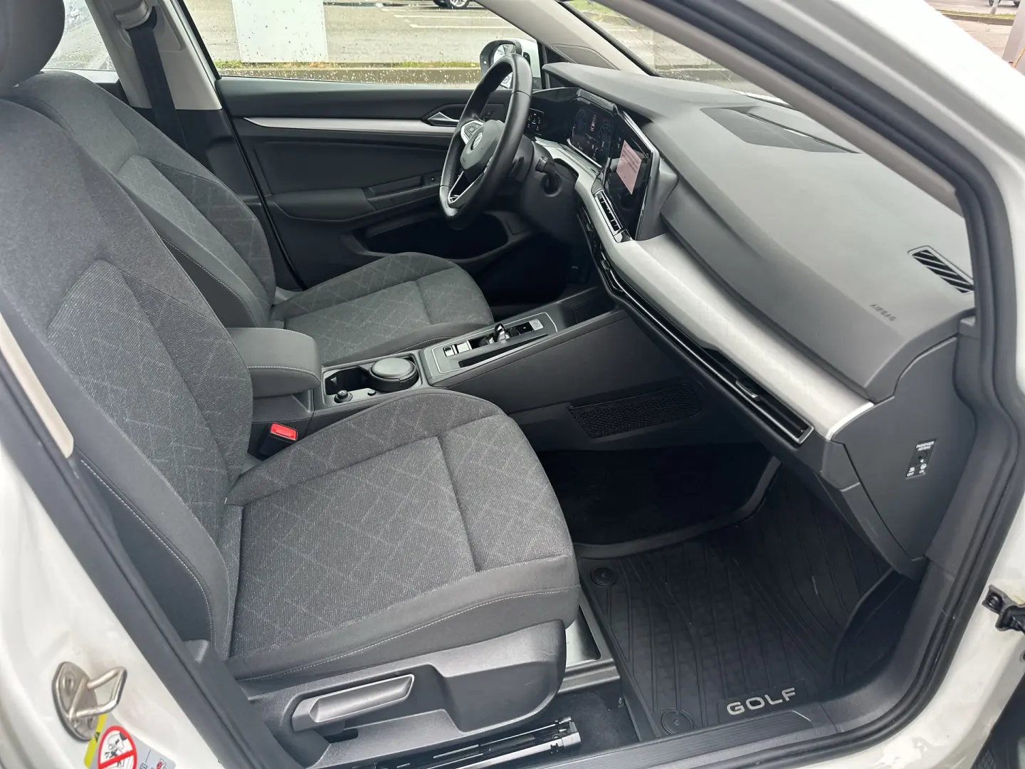 VW Golf Noul Golf Life 1.5 eTSI ACT DSG mild hyb