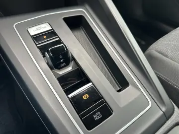 VW Golf Noul Golf Life 1.5 eTSI ACT DSG mild hyb