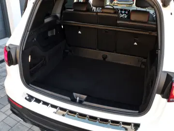 Milanne Auto Trade - TVA Inclus - Fara Daune - Istoric