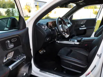 Milanne Auto Trade - TVA Inclus - Fara Daune - Istoric