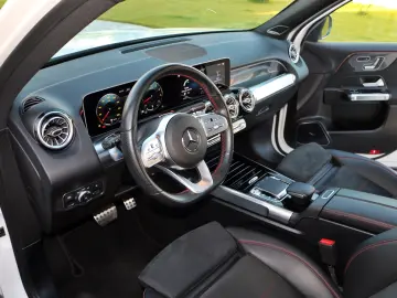 Milanne Auto Trade - TVA Inclus - Fara Daune - Istoric