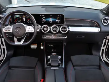 Milanne Auto Trade - TVA Inclus - Fara Daune - Istoric