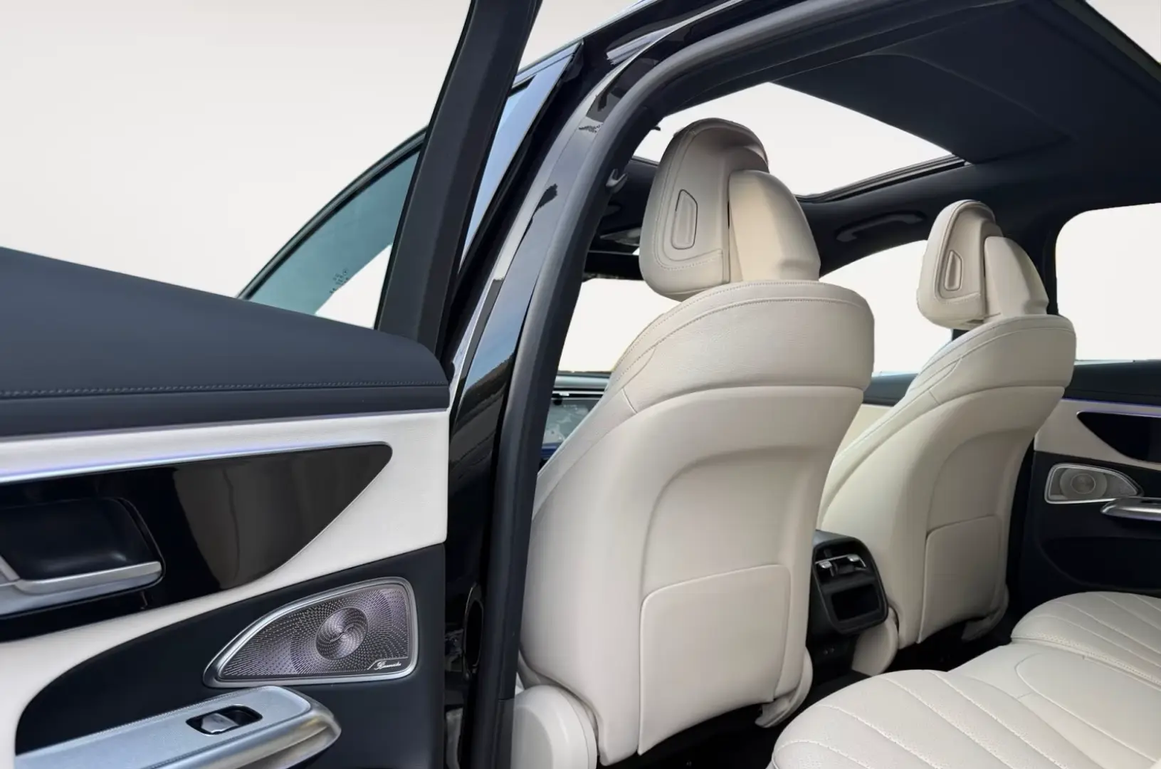 Mercedes-Benz E 300 de AMG Night Pano Distro