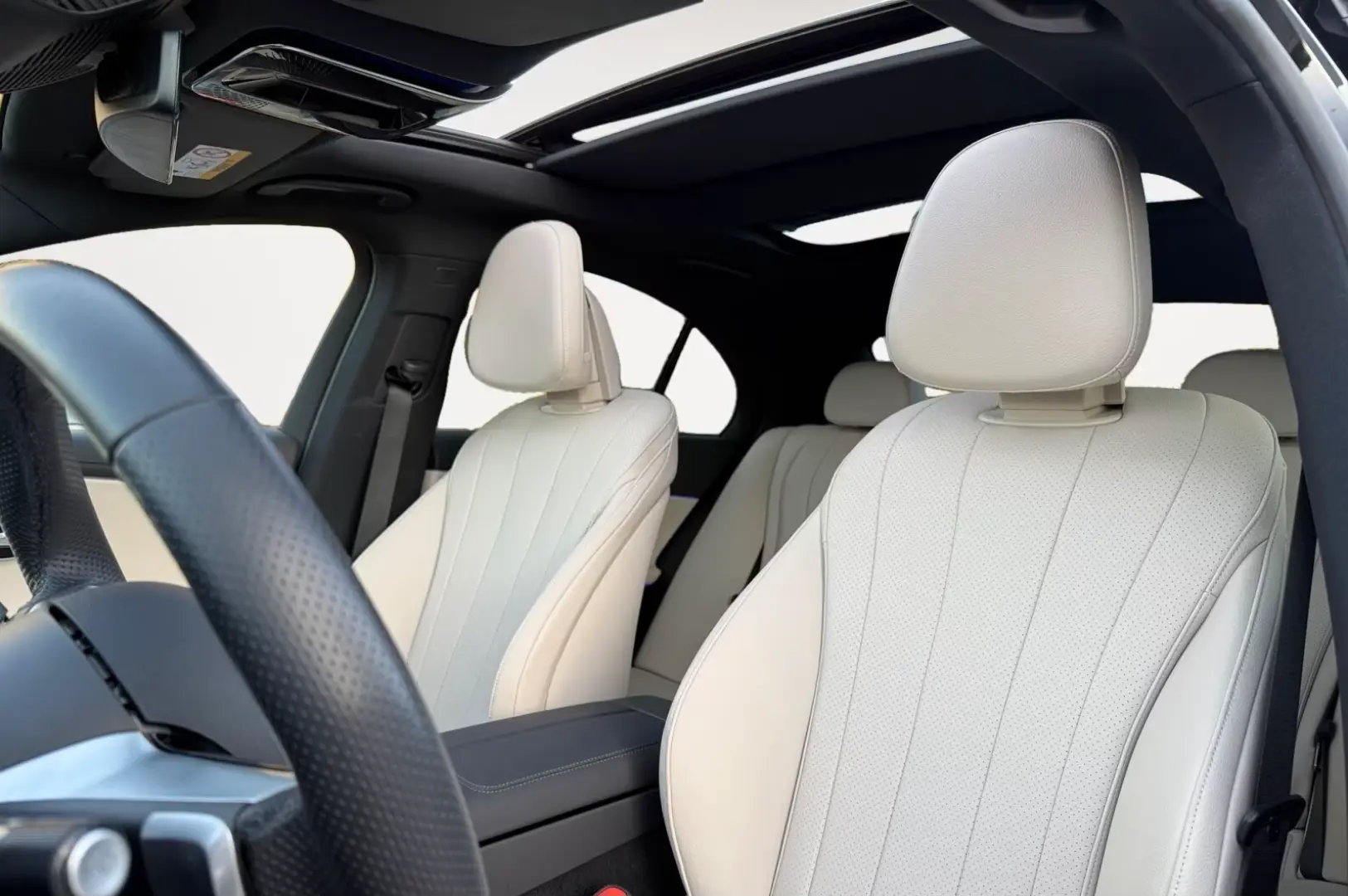 Mercedes-Benz E 300 de AMG Night Pano Distro