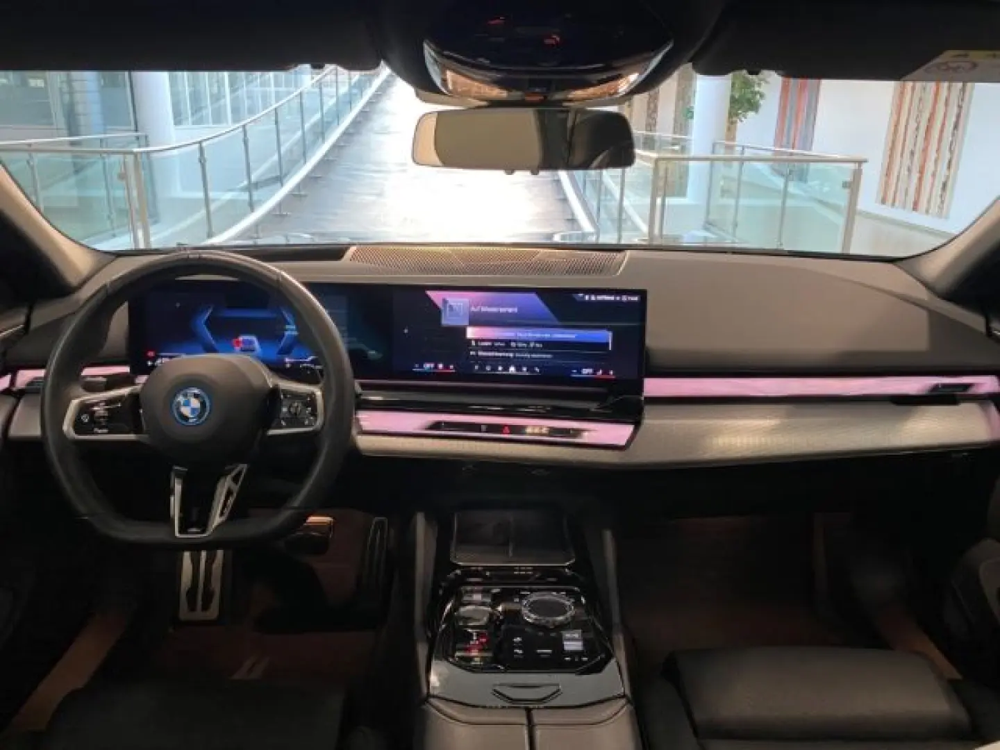 550 e xDrive M Sport 20'' IconGl Pano KomfSi bel