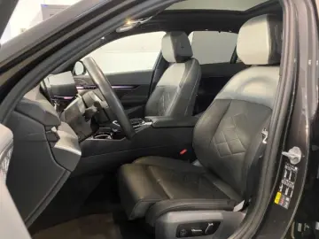 550 e xDrive M Sport 20'' IconGl Pano KomfSi bel