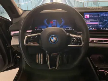 550 e xDrive M Sport 20'' IconGl Pano KomfSi bel