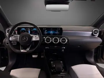 CLA 250 AMG NIGHT 360  Multibeam SHZ MBUX 18