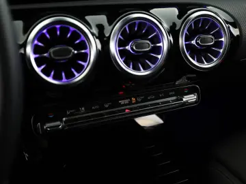 CLA 180 Coupé Progressive Night Matrix Navi Kam