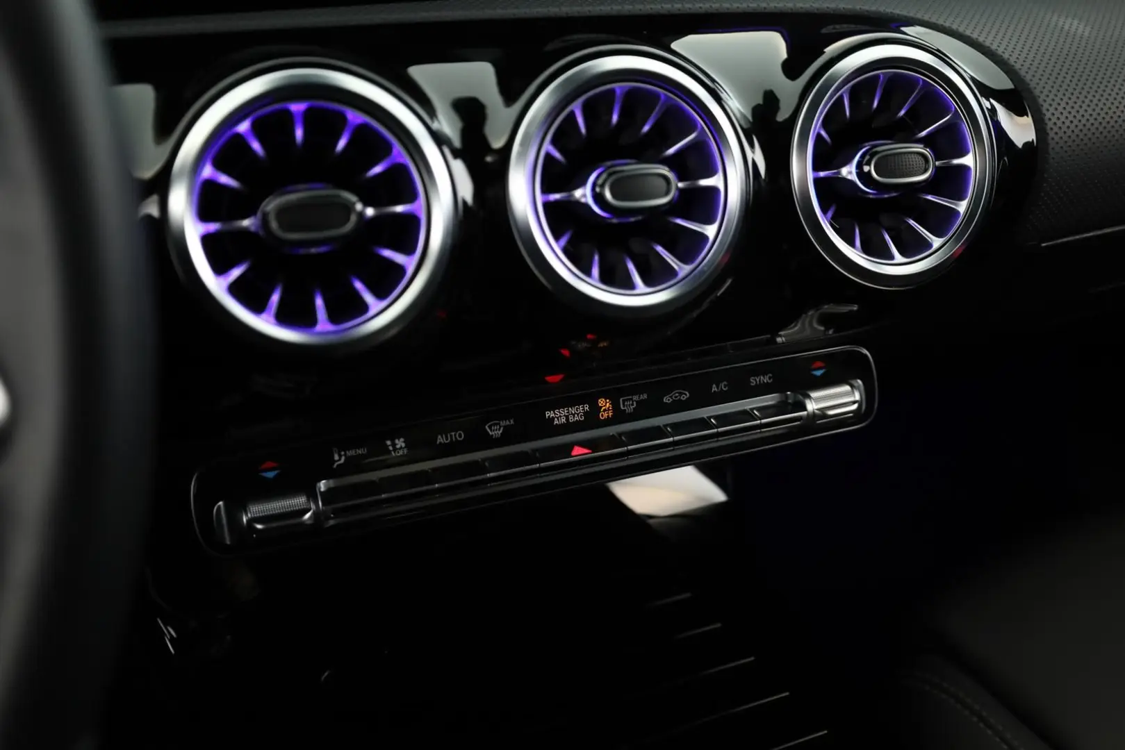 CLA 180 Coupé Progressive Night Matrix Navi Kam