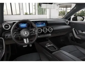 CLA 180 Coupé AMG Night Ambi MBUX CarPlay Pano
