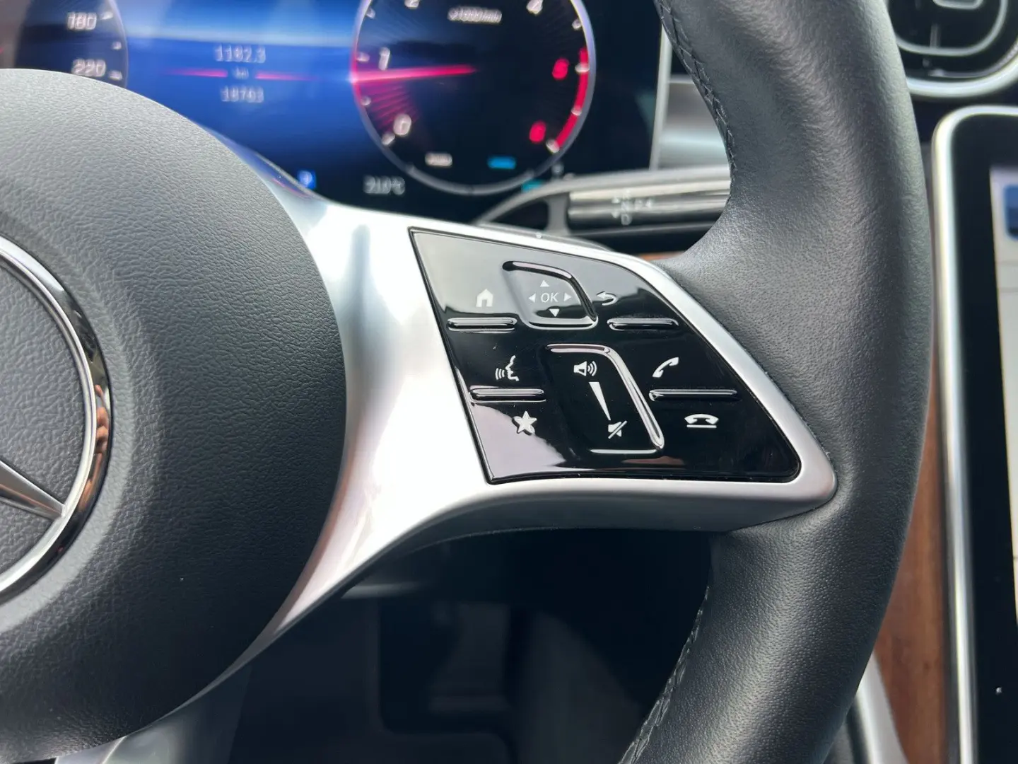 C 300 d Avantgarde AHK NAVI 360 Kamera DISTRONIC