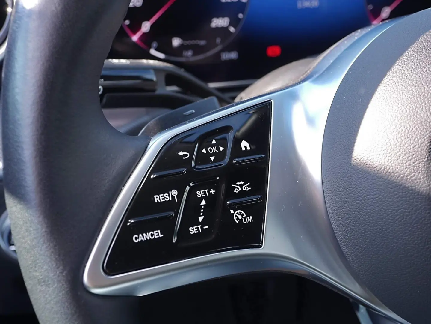 C 180 Limo AVANTGARDE 360  AHK Winter-Paket MBUX