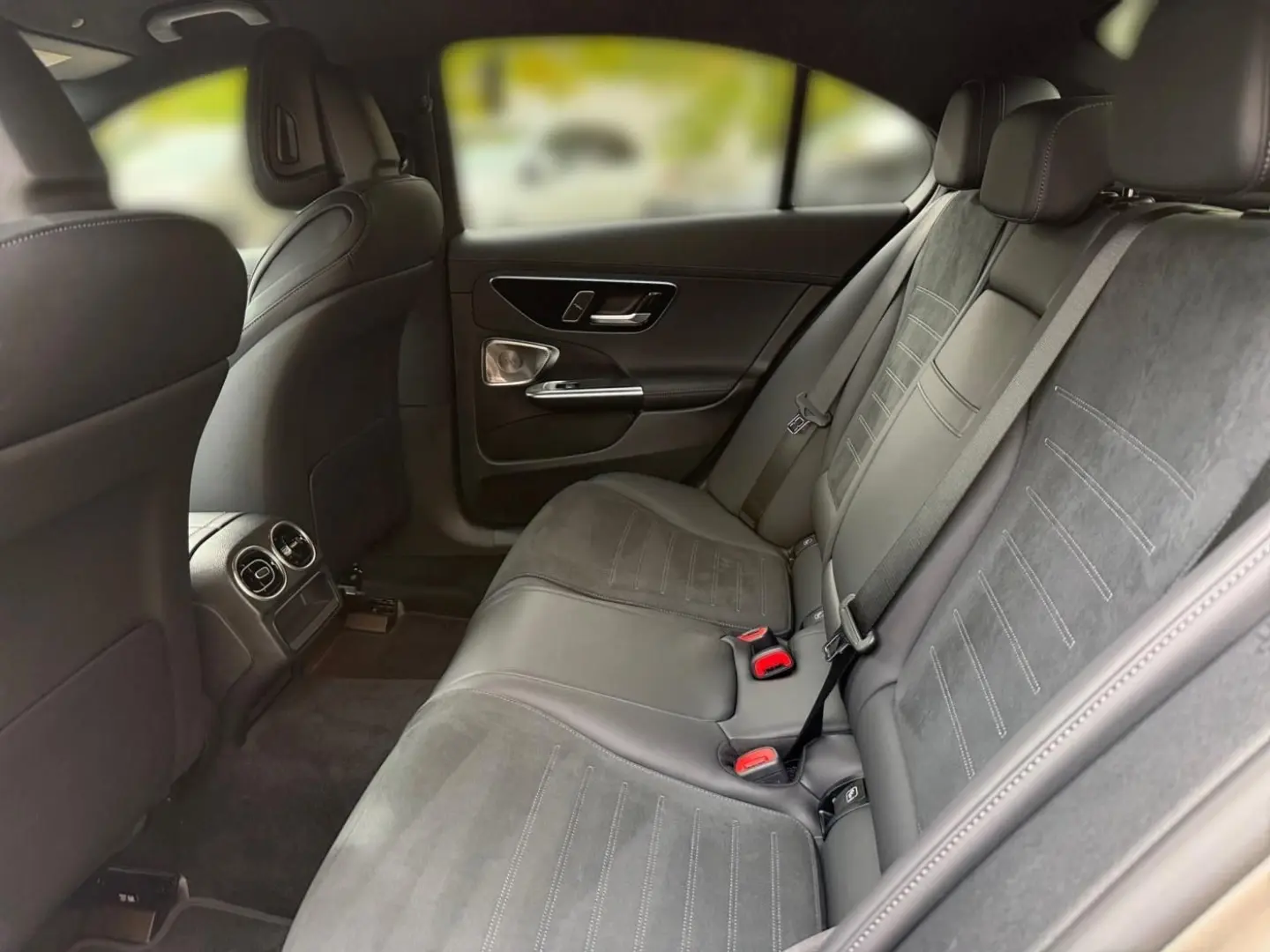 C 200 AMG NIGHT AHK DISTR PLUS BURMESTER LED FLA