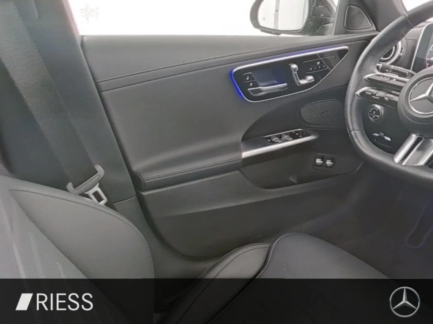 C 300 e AMG Sport Night Distr AHK 360 Keyless