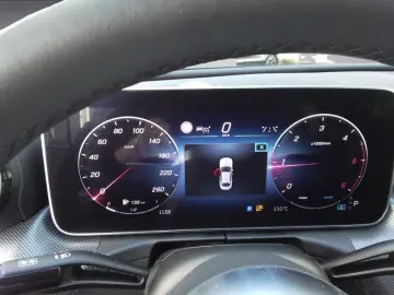 C 220 d DIGITAL NIGHT DISTRONIC 360  AVANTGARDE